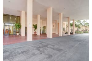 3589 S Ocean Blvd, South Palm Beach, FL 33480, Sold 03/17/22