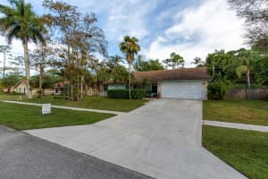 MLS# R10759211, Wellington, Florida 33414