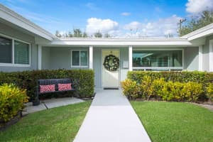 711 NW 7th Dr, Boca Raton, FL 33486, Sold 12/16/21