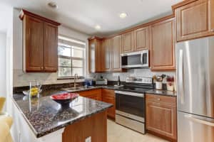 2568 Gardens Pkwy, Palm Beach Gardens, FL 33410, Sold 12/27/21