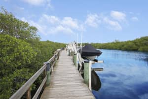 8402 SE Sanctuary Dr, Hobe Sound, FL 33455, Sold 12/23/21