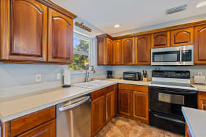 1001 Mohican Blvd, Jupiter, FL 33458, Sold 12/29/21