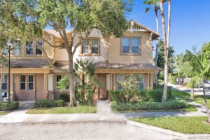 690 Pacific Grove Dr, West Palm Beach, FL 33401, Sold 01/18/22