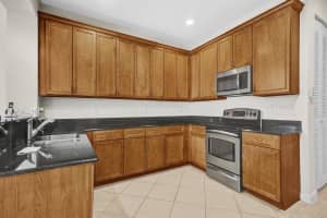 690 Pacific Grove Dr, West Palm Beach, FL 33401, Sold 01/18/22