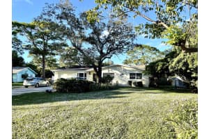 702 NW Sunset Dr, Stuart, FL 34994, Sold 01/28/22