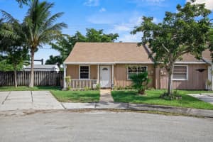 4750 NW 3rd Terrace, Pompano Beach, FL 33064, Sold 01/18/22