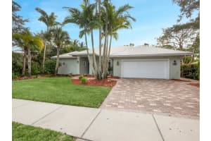 8177 SW Yachtsmans Dr, Stuart, FL 34997, Sold 12/29/21