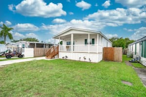 13360 SW 8th St, Davie, FL 33325, Sold 03/10/22