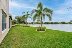 421 NW Sheffield Cir, Port St. Lucie, FL 34983, Sold 02/11/22