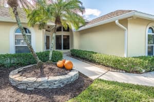 15495 Meadow Wood Dr, Wellington, FL 33414, Sold 04/27/22