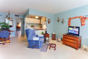 600 Village Green Ct APT 302, Palm Springs, FL 33461, Sold 03/08/22