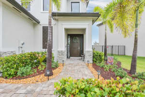 6102 Yerba Buena Ct, Lake Worth, FL 33467, Sold 12/27/21