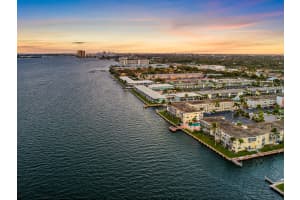 100 Doolen Ct, North Palm Beach, FL 33408, Sold 01/04/22