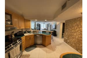896 N Federal Hwy, Lantana, FL 33462, Sold 01/19/22