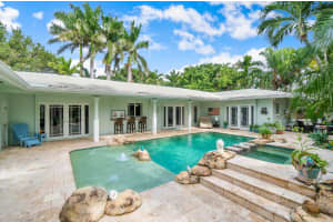 800 NE 5th St, Boca Raton, FL 33432, Sold 02/23/22