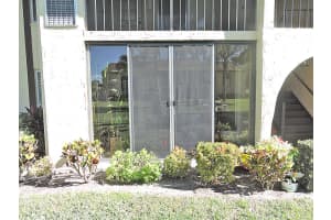 303 Pine Ridge Cir, Greenacres, FL 33463, Sold 01/13/22