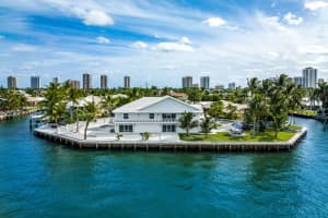 1020 Grand Bahama Ln, West Palm Beach, FL 33404, Sold 06/16/22