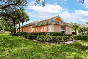 8688 Doverbrook Dr, Palm Beach Gardens, FL 33410, Sold 02/03/22