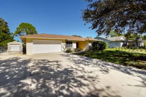 8717 SE Sharon St, Hobe Sound, FL 33455, Sold 01/11/22