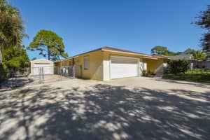8717 SE Sharon St, Hobe Sound, FL 33455, Sold 01/11/22