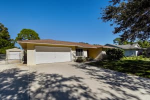 8717 SE Sharon St, Hobe Sound, FL 33455, Sold 01/11/22