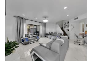 122 Weybridge Cir, Royal Palm Beach, FL 33411, Sold 01/11/22