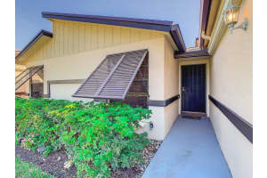 11 Ridge Pointe Dr, Boynton Beach, FL 33435, Sold 01/05/22