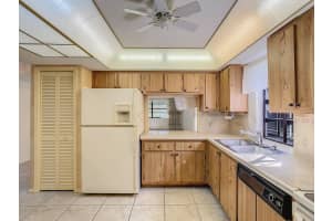 11 Ridge Pointe Dr, Boynton Beach, FL 33435, Sold 01/05/22