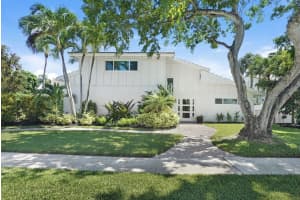 651 SW 16th St, Boca Raton, FL 33486, Sold 01/19/22
