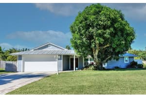 8193 SE Cumberland Cir, Hobe Sound, FL 33455, Sold 02/01/22