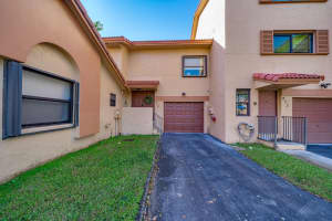 978 SW 113th Terrace, Pembroke Pines, FL 33025, Sold 01/10/22