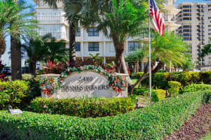 5480 N Ocean Dr, Riviera Beach, FL 33404, Sold 01/31/22