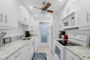 101 NE 19th Ave, Deerfield Beach, FL 33441, Sold 01/21/22