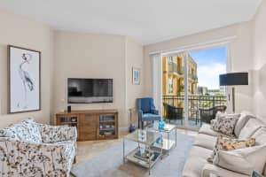 403 S Sapodilla Ave, West Palm Beach, FL 33401, Sold 02/02/22