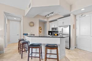 403 S Sapodilla Ave, West Palm Beach, FL 33401, Sold 02/02/22