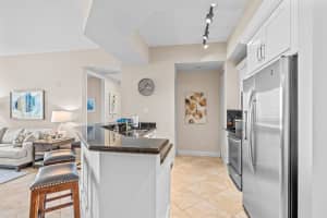 403 S Sapodilla Ave, West Palm Beach, FL 33401, Sold 02/02/22