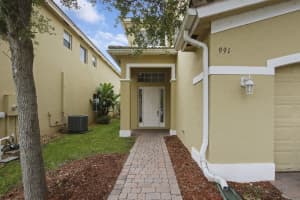 991 NW Leonardo Cir, Port St. Lucie, FL 34986, Sold 05/27/22