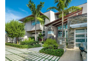 2340 SE 8th St, Pompano Beach, FL 33062, Sold 06/15/22