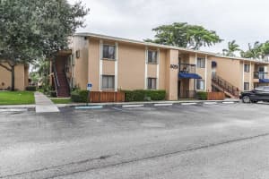 6051 10th Ave N, Greenacres, FL 33463, Sold 03/09/22