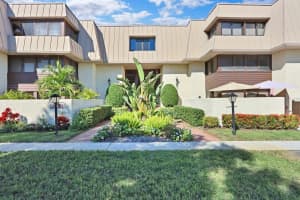 2307 SE St Lucie Blvd, Stuart, FL 34996, Sold 01/11/22