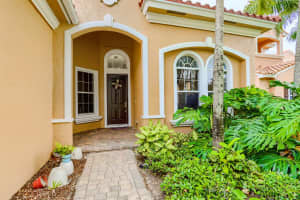 676 Cresta Cir, West Palm Beach, FL 33413, Sold 01/19/22