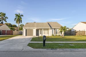 7771 Ridgewood Dr, Lake Worth, FL 33467, Sold 02/18/22