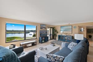 374 Golfview Rd, North Palm Beach, FL 33408, Sold 01/27/22