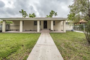 60 Olive Dr, Hialeah, FL 33010, Sold 03/02/22