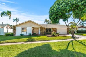 5457 Sandhurst Cir S, Lake Worth, FL 33463, Sold 02/01/22