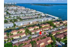 1120 Lake Shore Dr, Lake Park, FL 33403, Sold 02/04/22