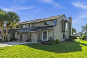 3236 NE Holly Creek Dr, Jensen Beach, FL 34957, Sold 01/18/22