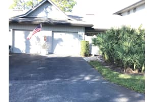 671 Centre Ct SW, Vero Beach, FL 32962, Sold 03/04/22