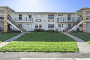 1205 S Lakes End Dr, Fort Pierce, FL 34982, Sold 01/31/22