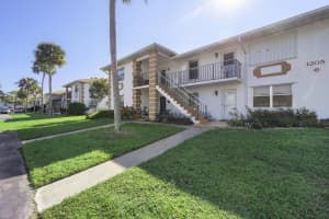 1205 S Lakes End Dr, Fort Pierce, FL 34982, Sold 01/31/22
